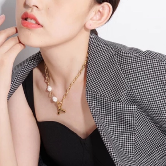 💛18K Gold plated Pearl gun necklace - Picture 5 of 6